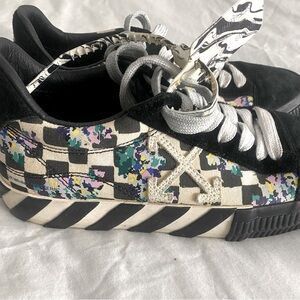 Women size 7 Off White Vulcanized Black and White Floral Sneakers